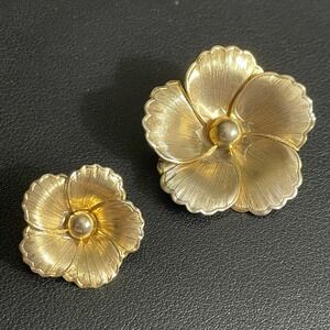 Vintage EMMONS Flower Brooch Set of 2 Gold Tone Floral Pins Spring